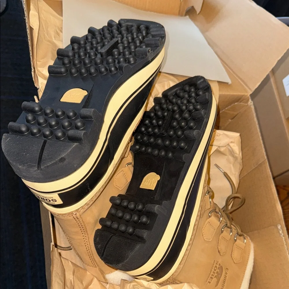 NWT Sorel Caribou boots size 7 - Picture 3 of 6